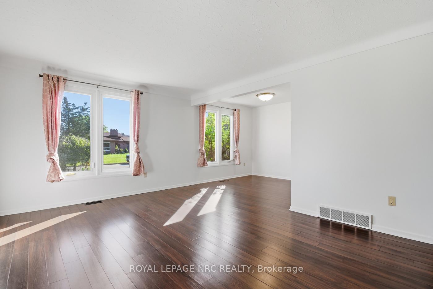 Photo 4 of 69 Elmvale Crescent, Port Colborne, Main Street — HOMEH