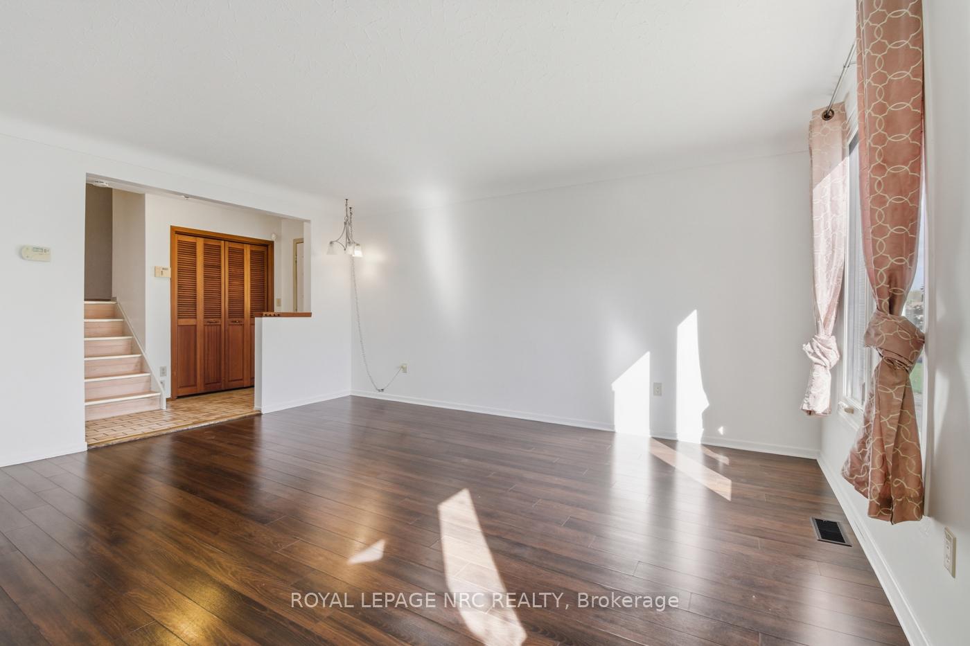 Photo 6 of 69 Elmvale Crescent, Port Colborne, Main Street — HOMEH