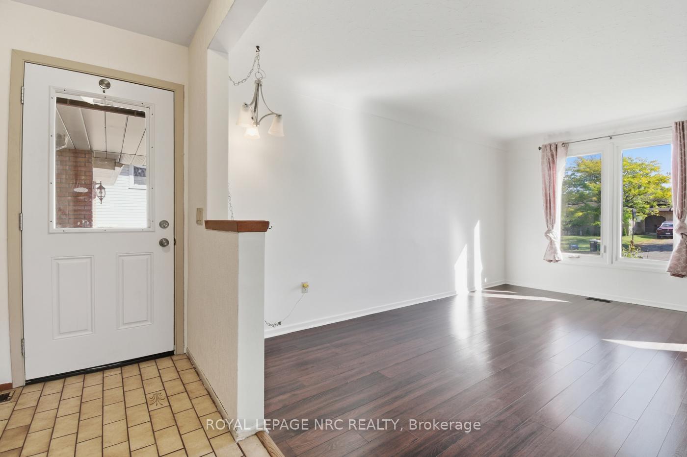 Photo 14 of 69 Elmvale Crescent, Port Colborne, Main Street — HOMEH