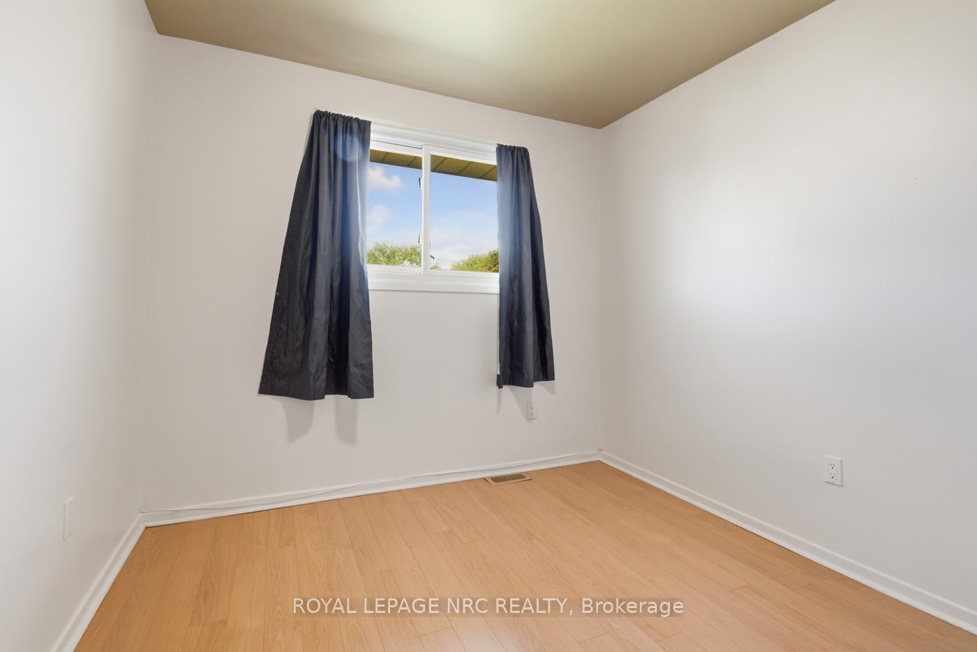 Photo 20 of 69 Elmvale Crescent, Port Colborne, Main Street — HOMEH