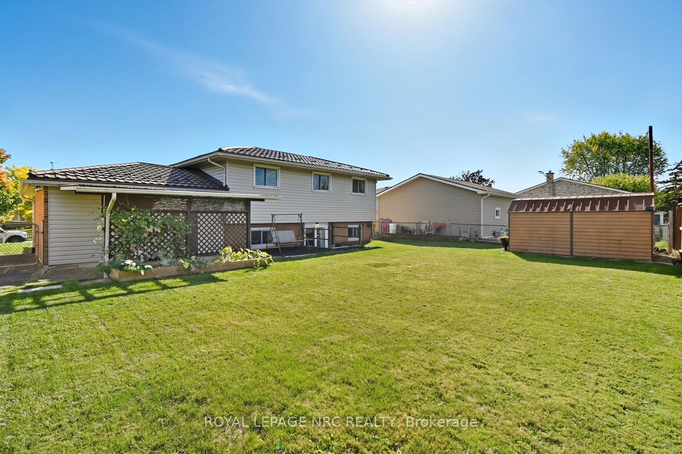 Photo 39 of 69 Elmvale Crescent, Port Colborne, Main Street — HOMEH