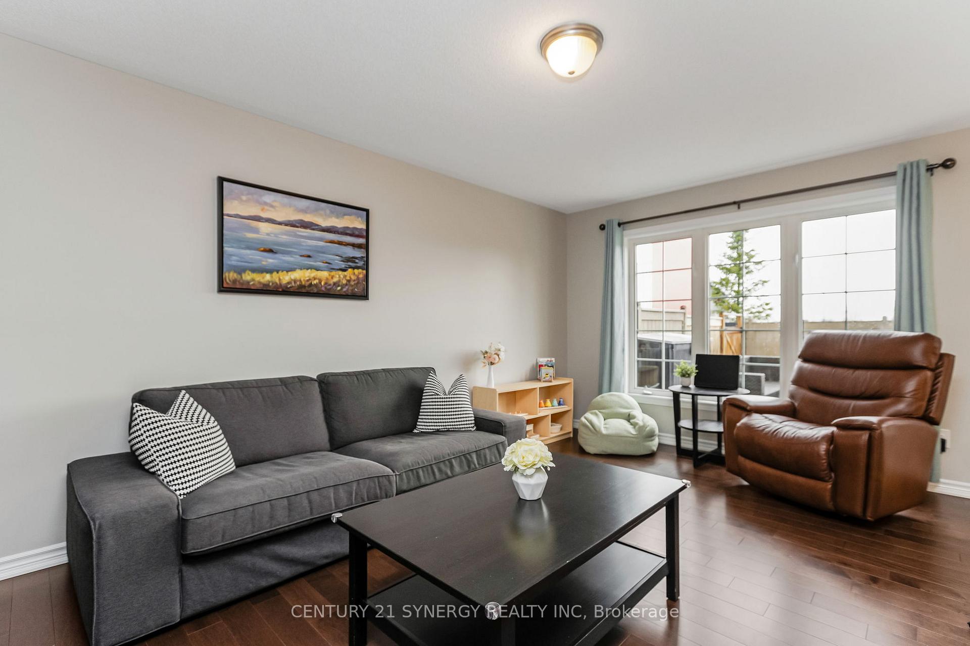 Photo 10 of 126 Eclipse Crescent, Ottawa, Notting Hill/Summerside — HOMEH