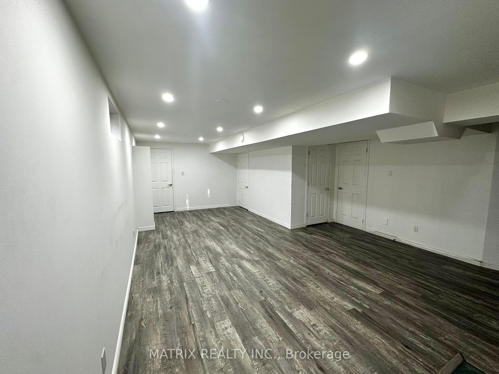 Photo 4 of 978 Rambleberry Avenue E, Pickering, Liverpool — HOMEH