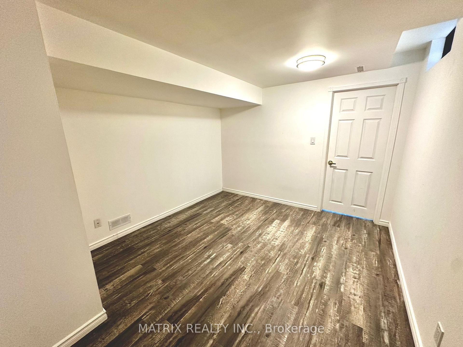 Photo 6 of 978 Rambleberry Avenue E, Pickering, Liverpool — HOMEH