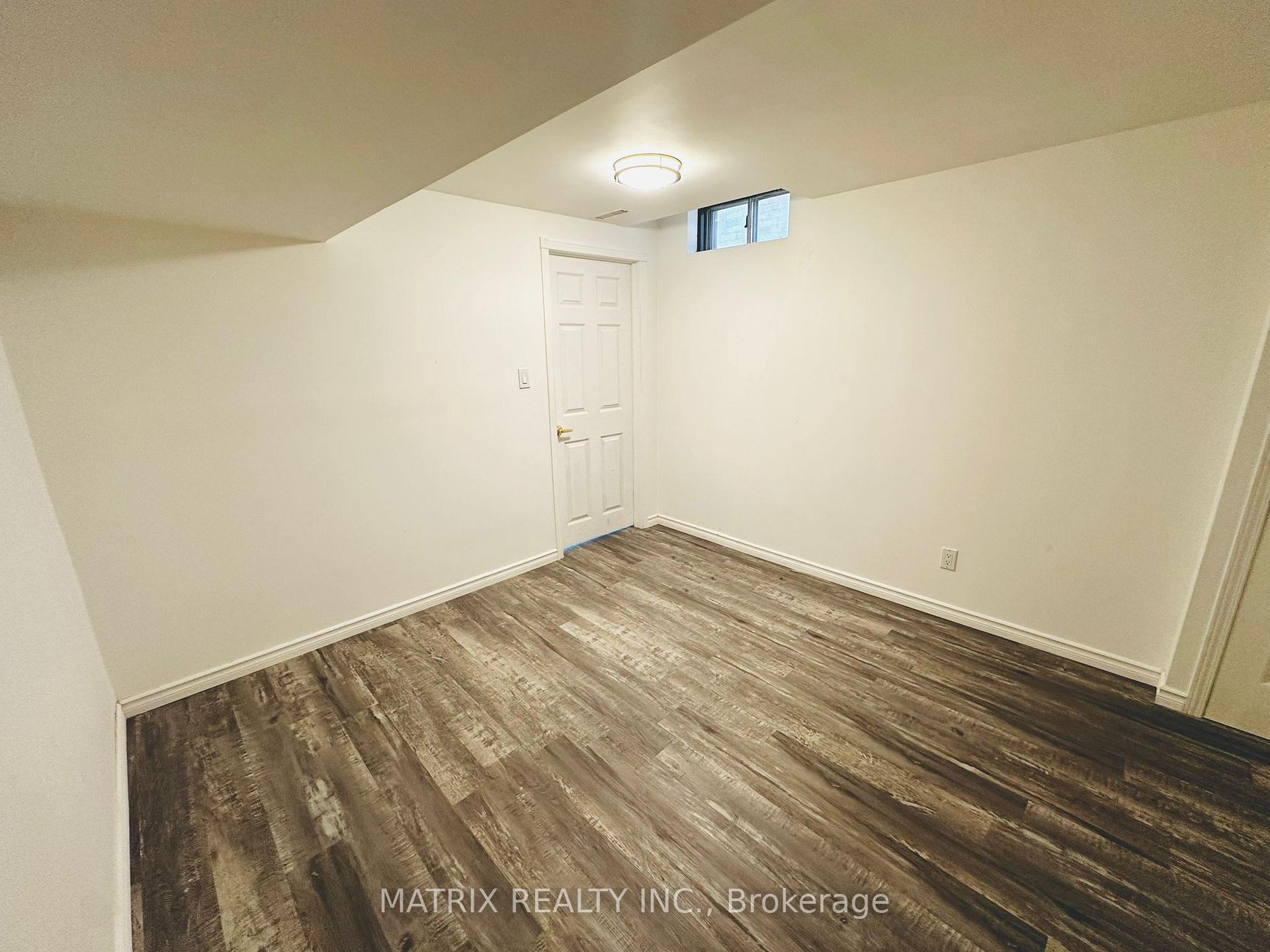 Photo 7 of 978 Rambleberry Avenue E, Pickering, Liverpool — HOMEH