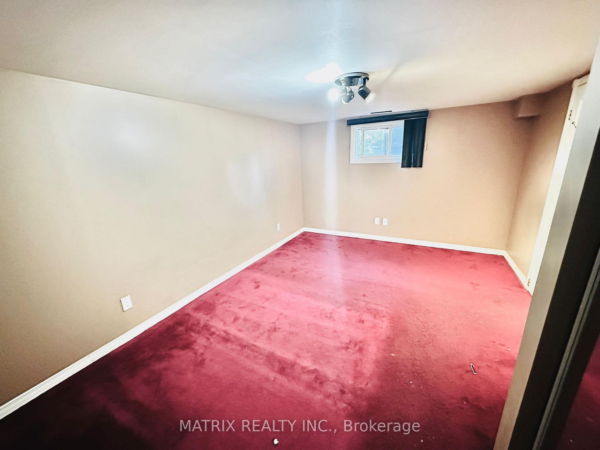 Photo 13 of 978 Rambleberry Avenue E, Pickering, Liverpool — HOMEH