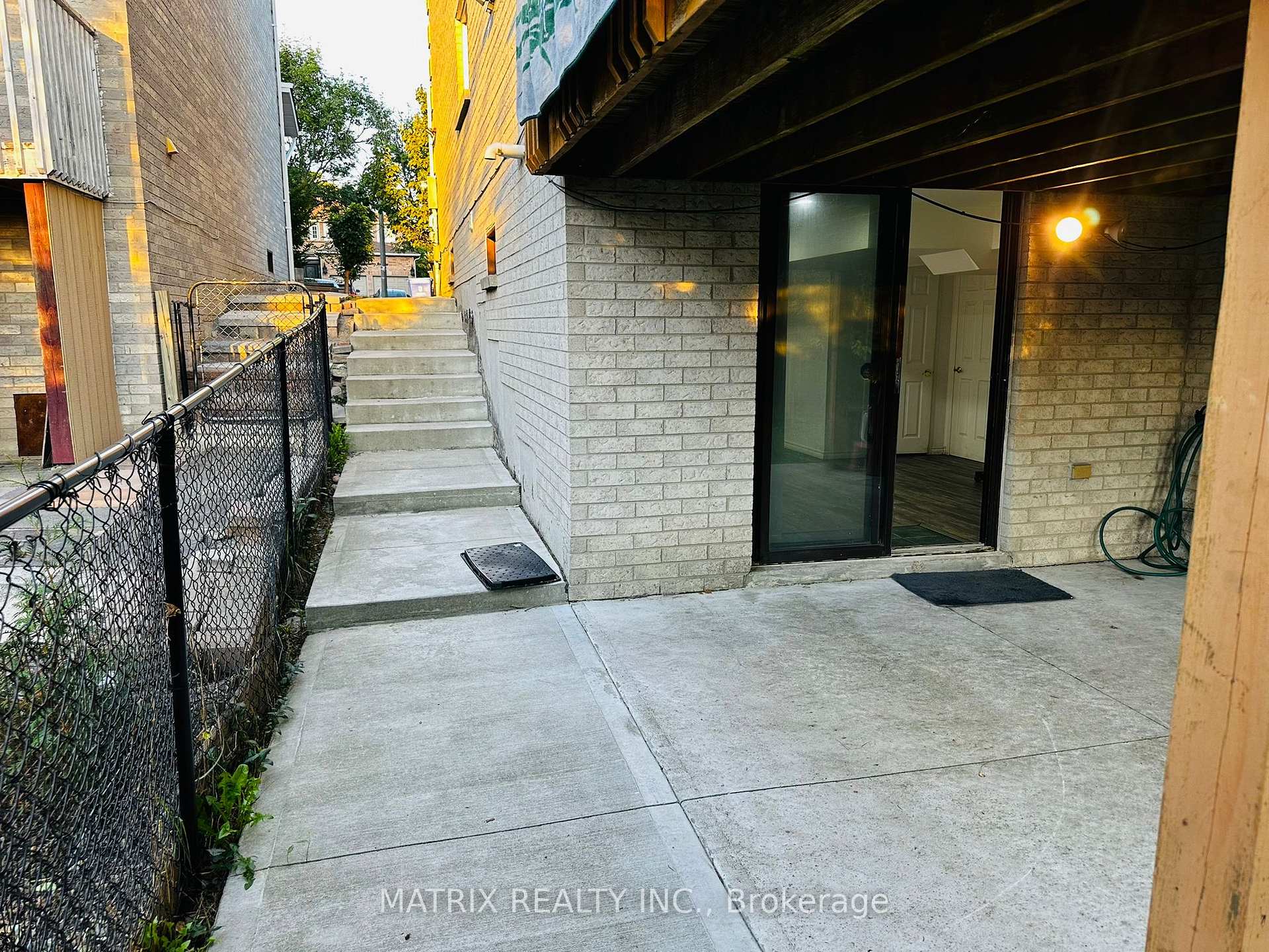 Photo 15 of 978 Rambleberry Avenue E, Pickering, Liverpool — HOMEH