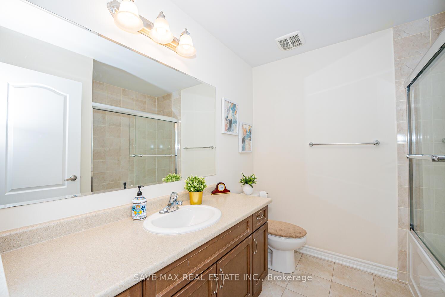 Photo 33 of 305 Trudeau Drive, Milton, Clarke — HOMEH