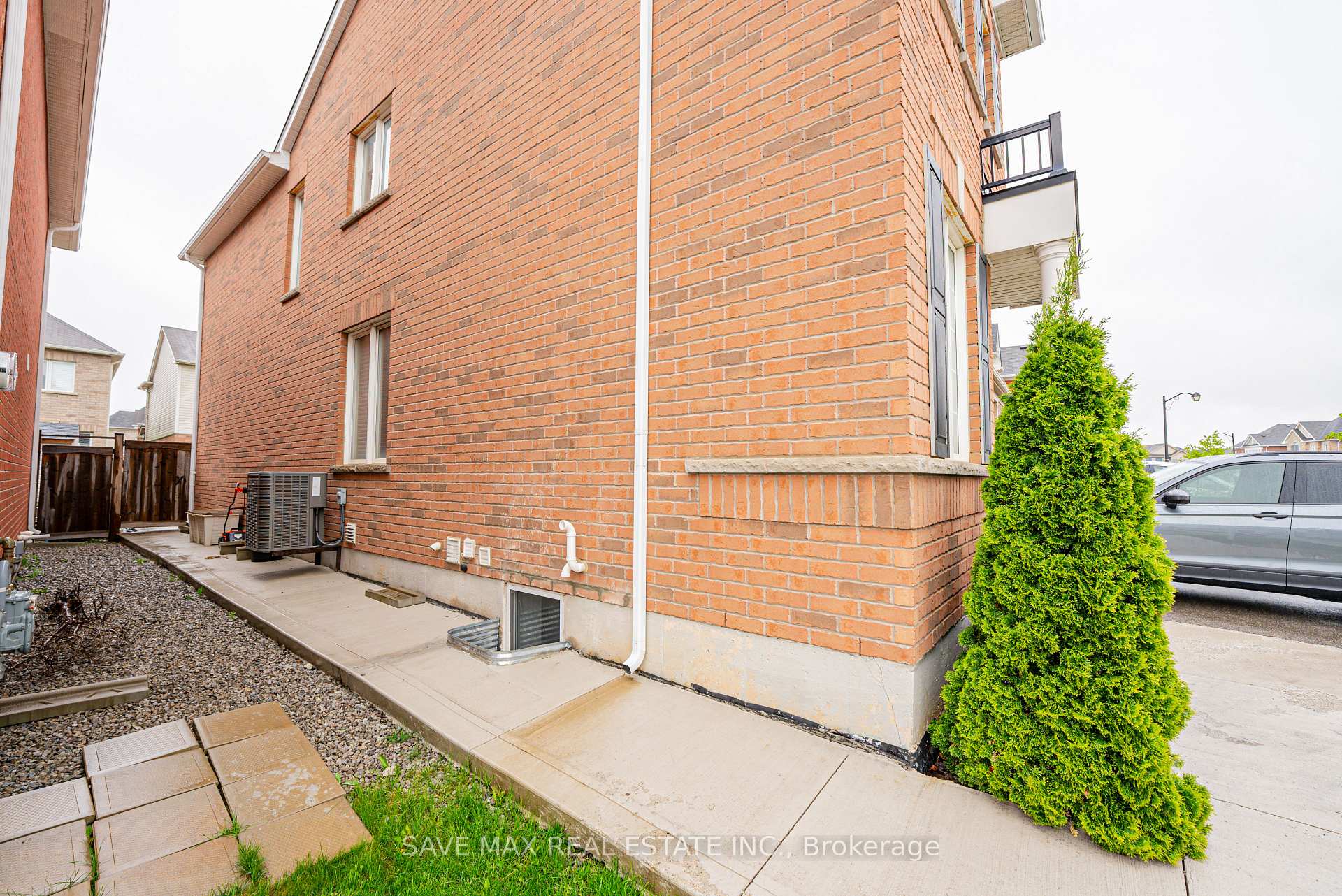 Photo 26 of 305 Trudeau Drive, Milton, Clarke — HOMEH