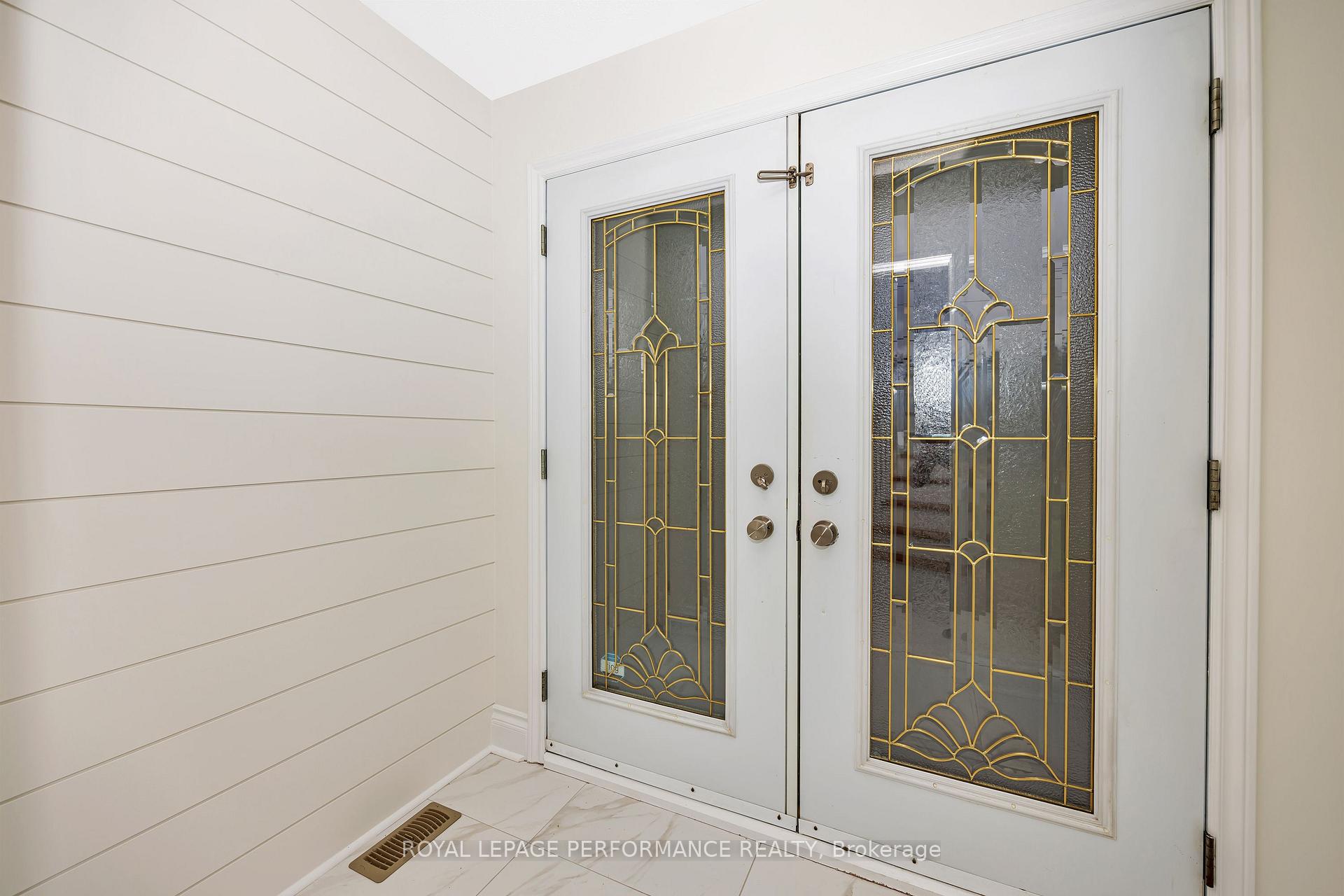 Photo 2 of 1141 Meadow Lane Road, Ottawa, Camelot — HOMEH