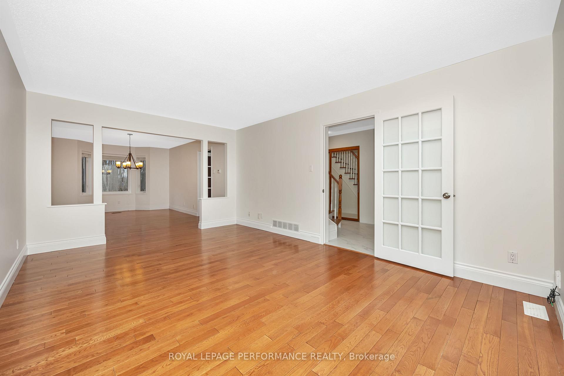 Photo 5 of 1141 Meadow Lane Road, Ottawa, Camelot — HOMEH