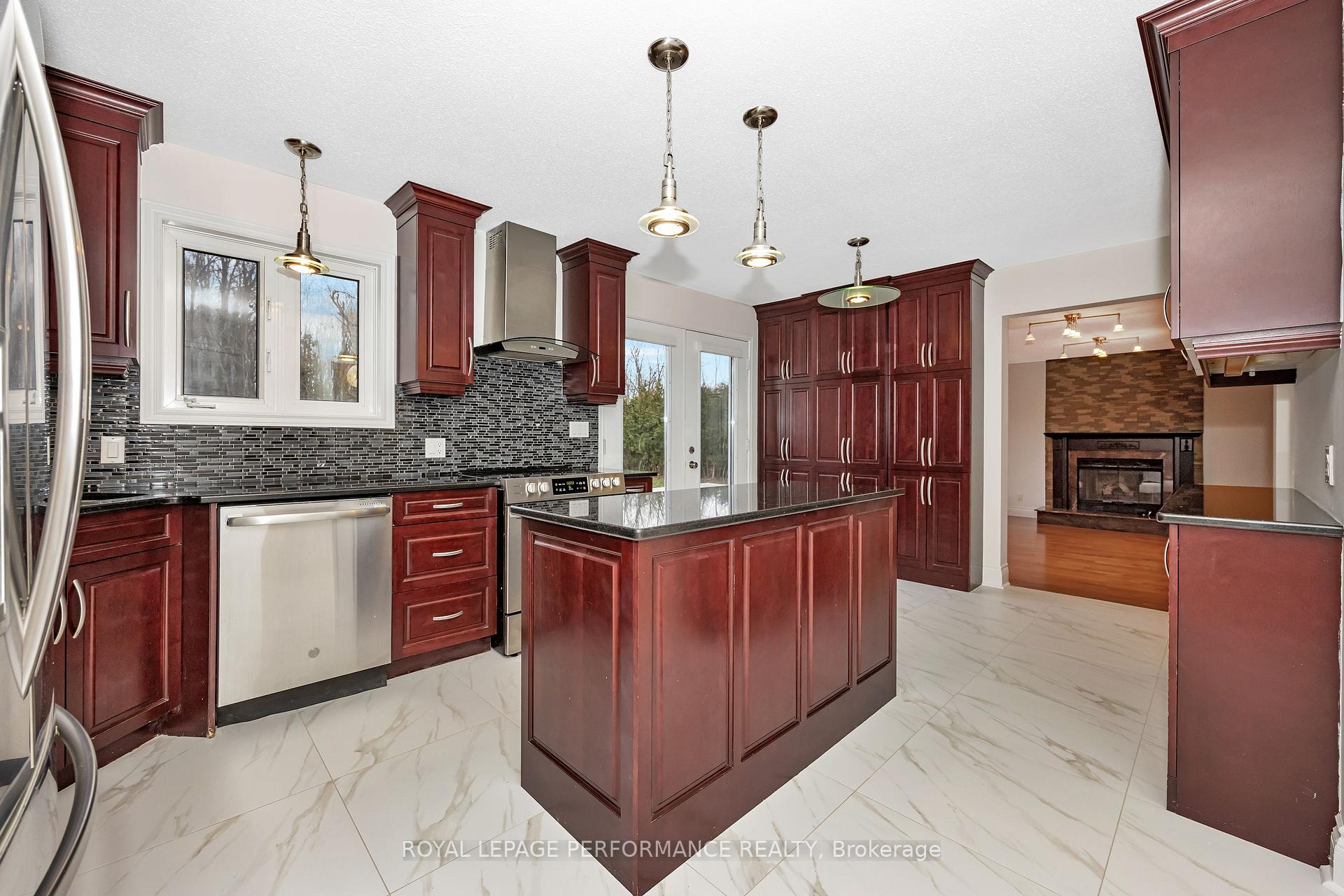 Photo 7 of 1141 Meadow Lane Road, Ottawa, Camelot — HOMEH
