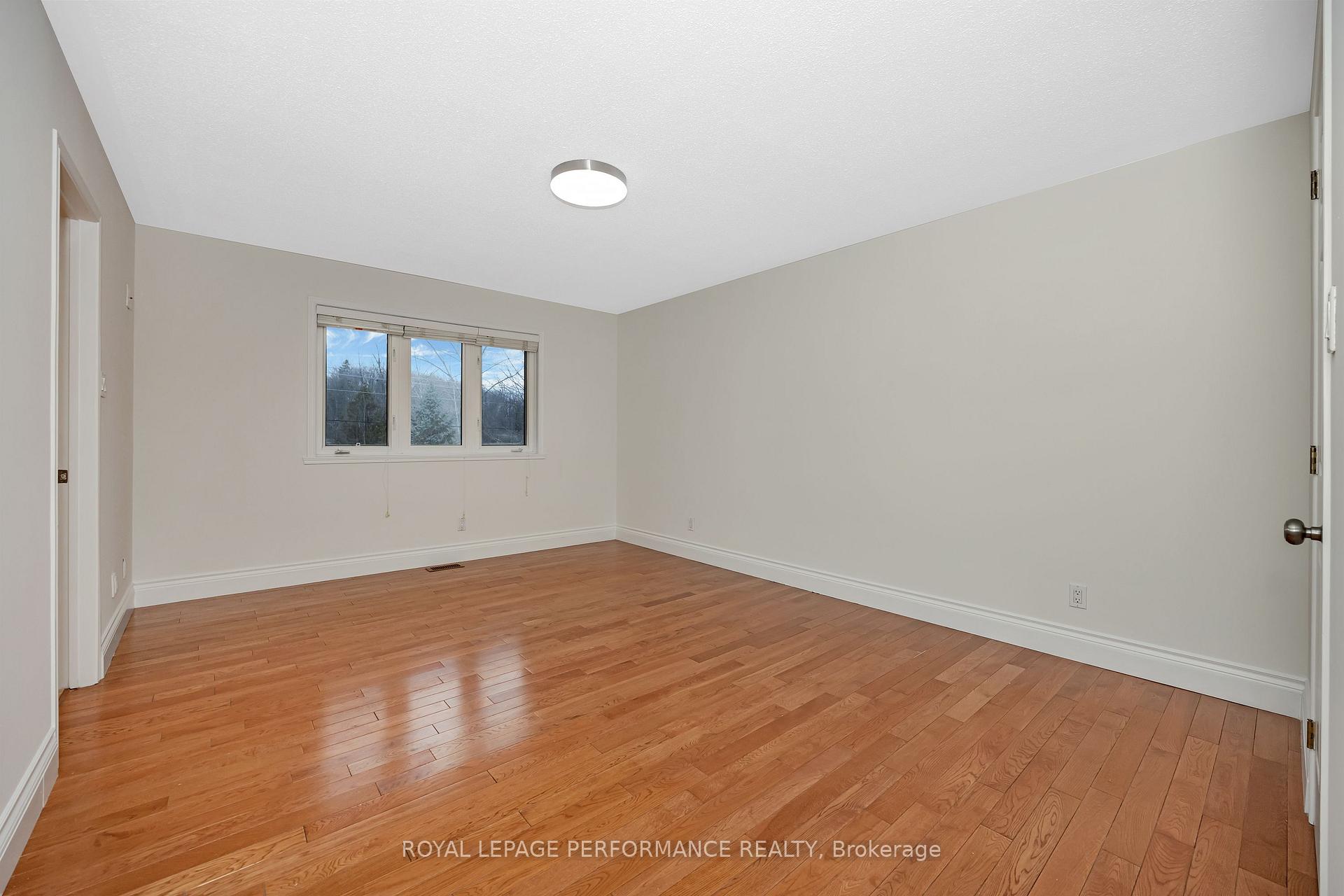 Photo 16 of 1141 Meadow Lane Road, Ottawa, Camelot — HOMEH