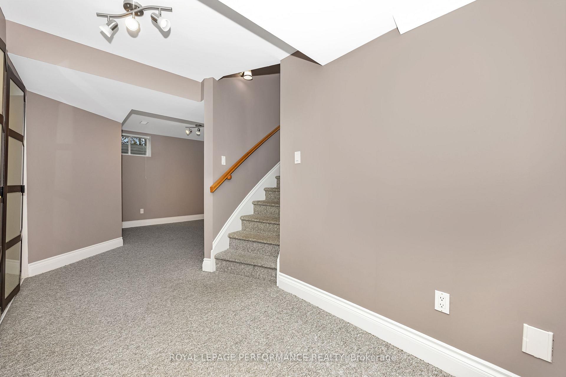 Photo 24 of 1141 Meadow Lane Road, Ottawa, Camelot — HOMEH