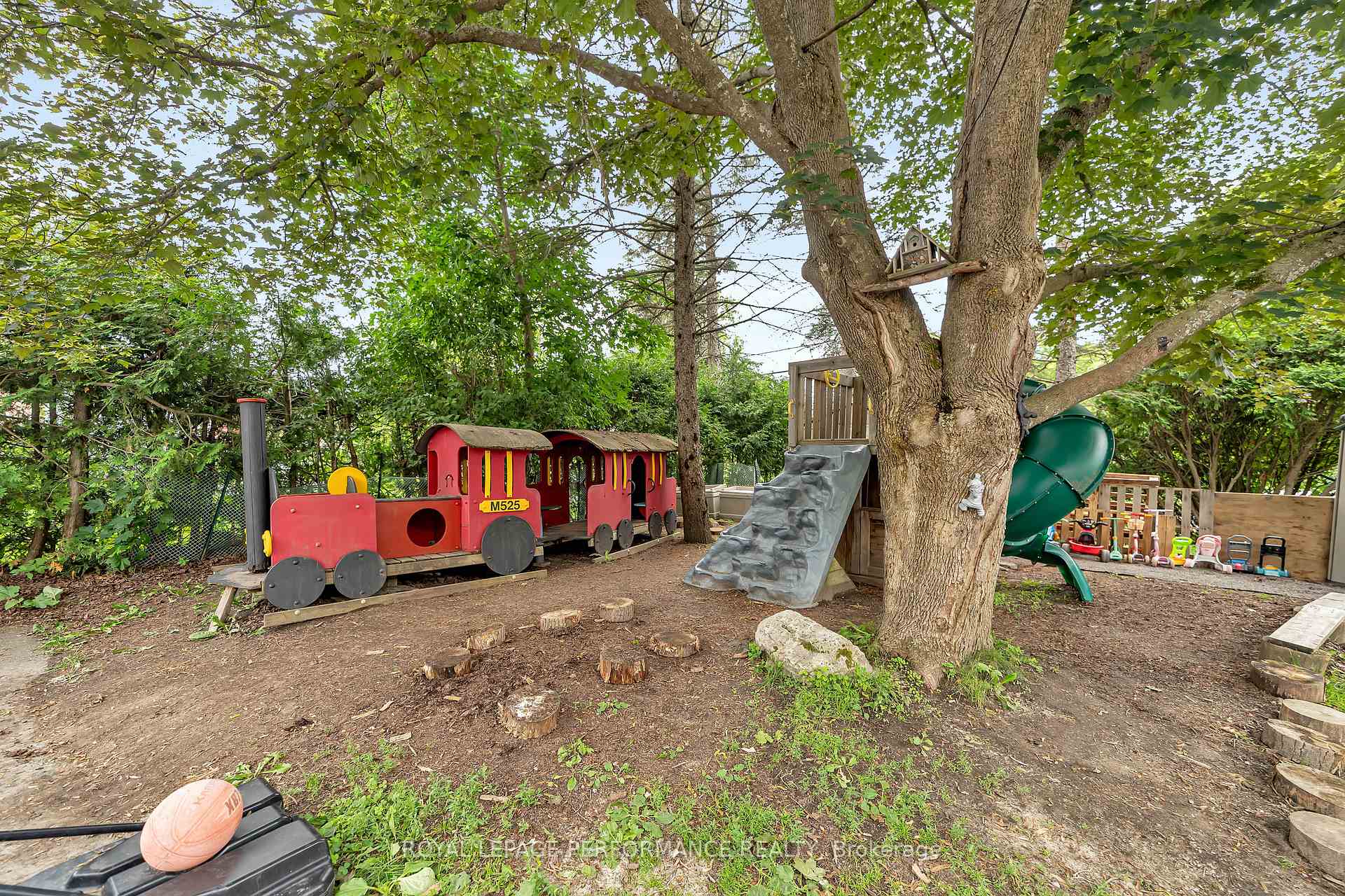 Photo 32 of 1141 Meadow Lane Road, Ottawa, Camelot — HOMEH