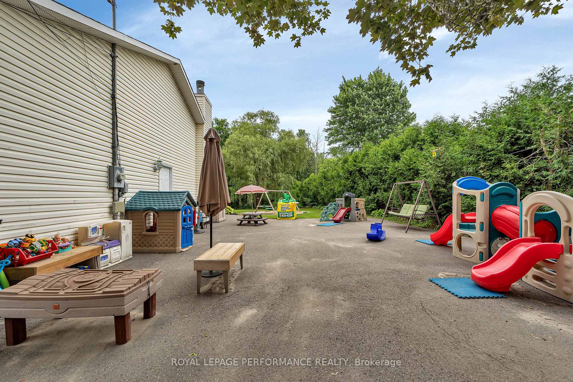 Photo 33 of 1141 Meadow Lane Road, Ottawa, Camelot — HOMEH