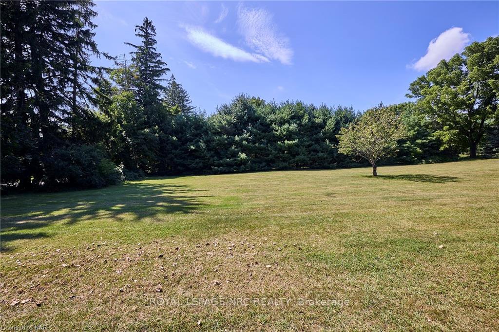 Photo 10 of 489 Memorial Drive, Pelham, Fenwick — HOMEH