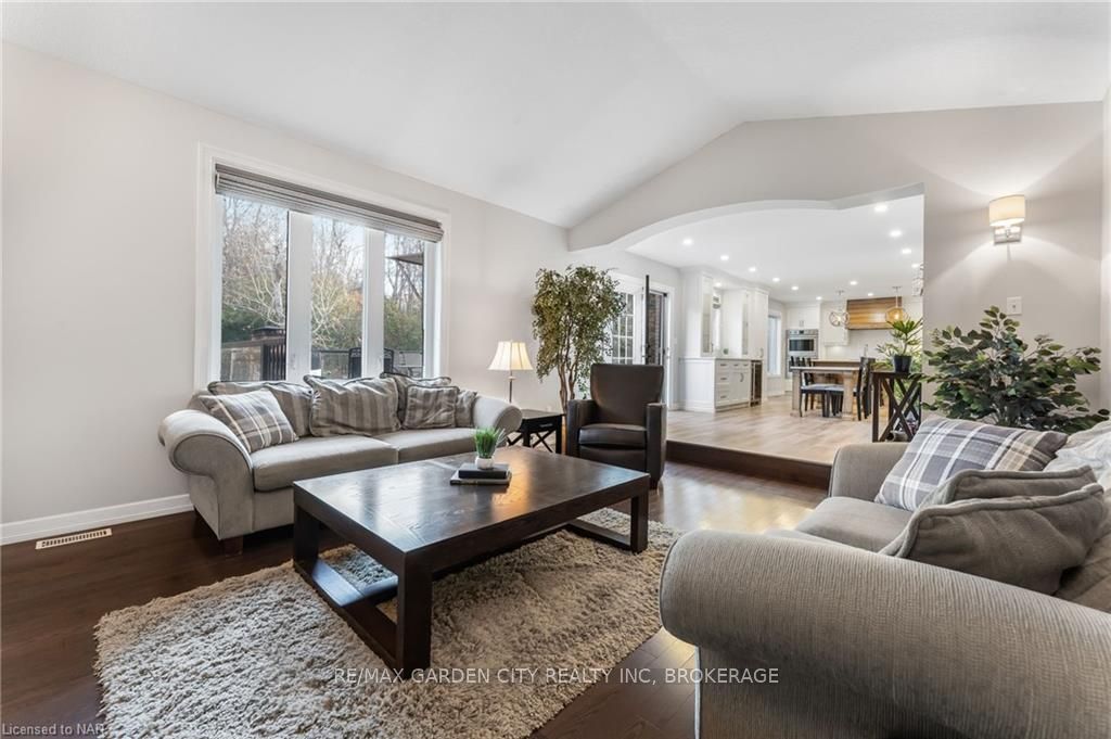 Photo 16 of 91 Kunda Park Boulevard, Pelham, Fonthill — HOMEH