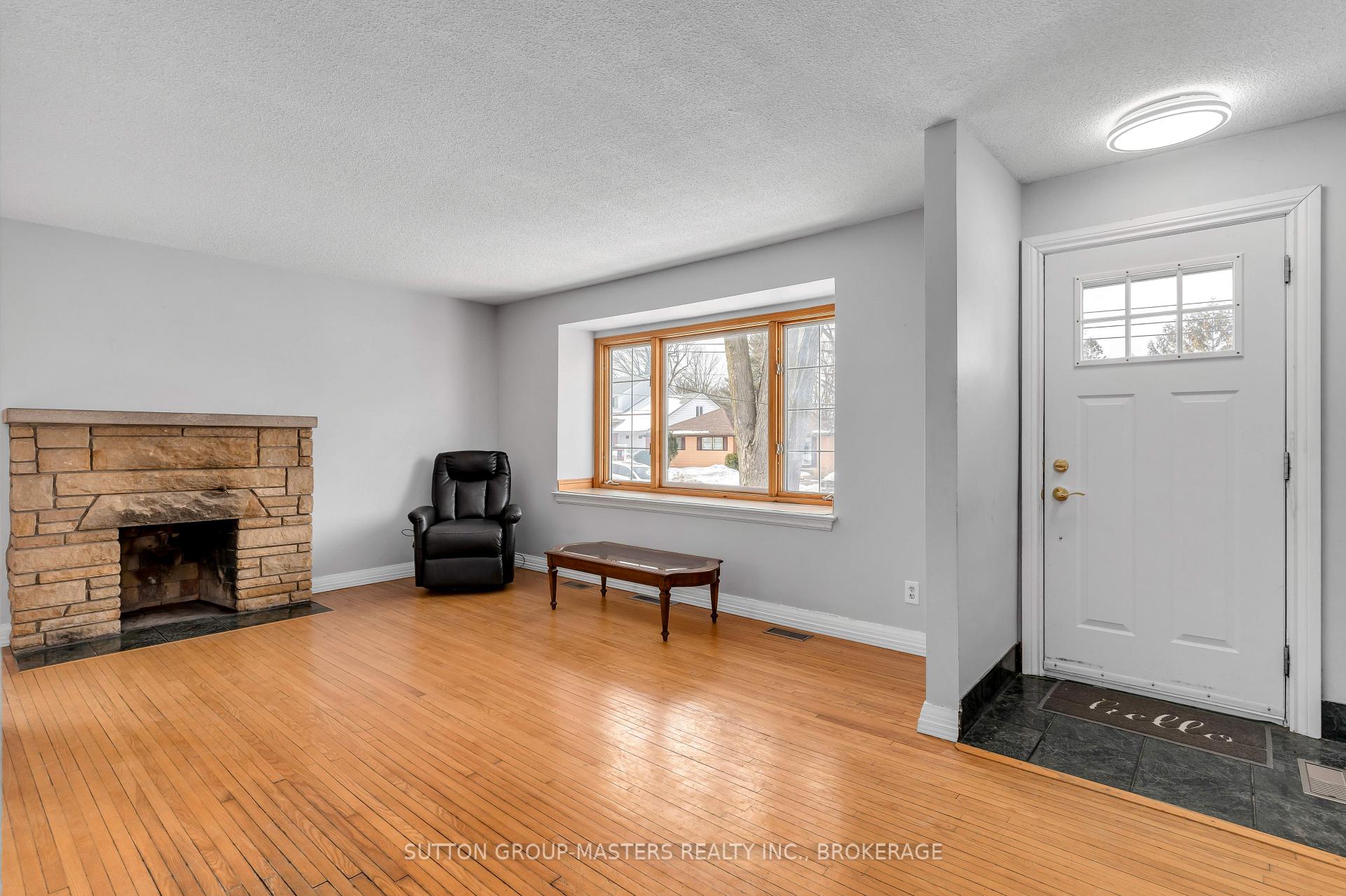 Photo 8 of 85 Florence Street, Kingston, West of Sir John A. Blvd — HOMEH