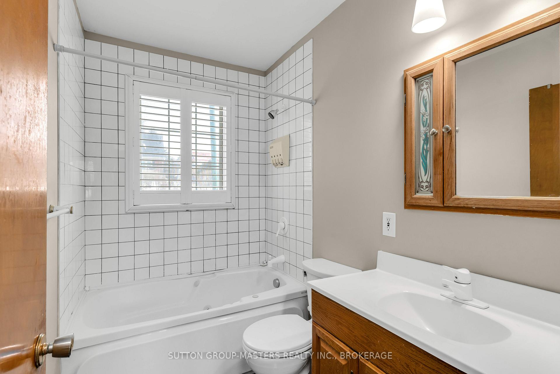 Photo 20 of 85 Florence Street, Kingston, West of Sir John A. Blvd — HOMEH
