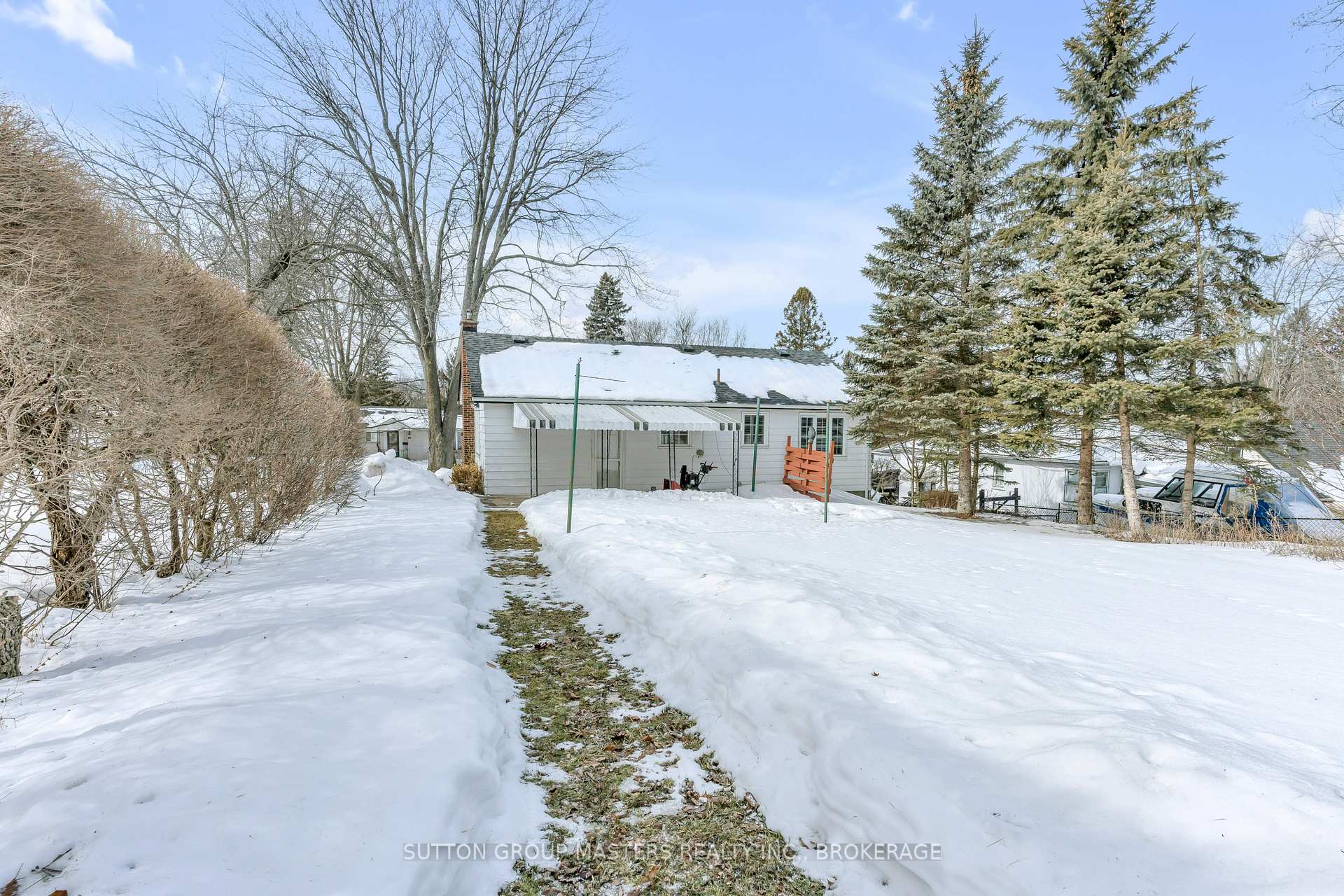 Photo 39 of 85 Florence Street, Kingston, West of Sir John A. Blvd — HOMEH