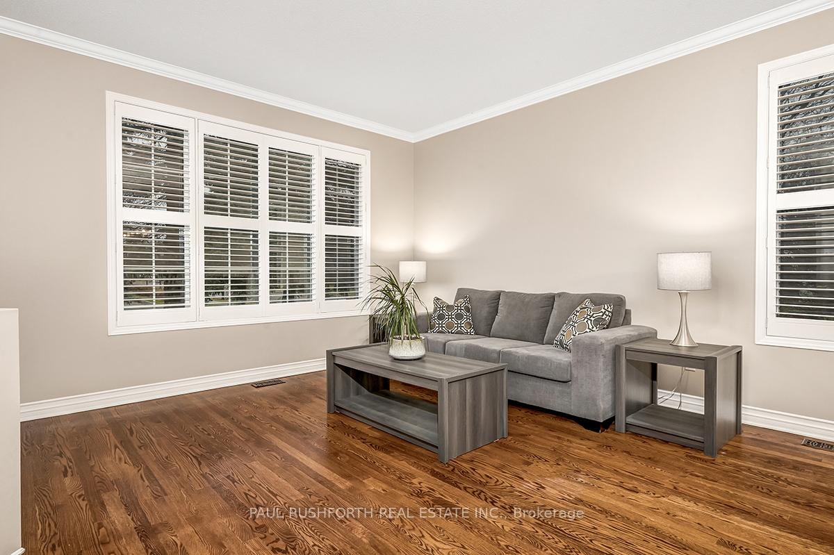 Photo 4 of 2040 Oakbrook Circle, Ottawa, Chapel Hill South - Orleans Village — HOMEH