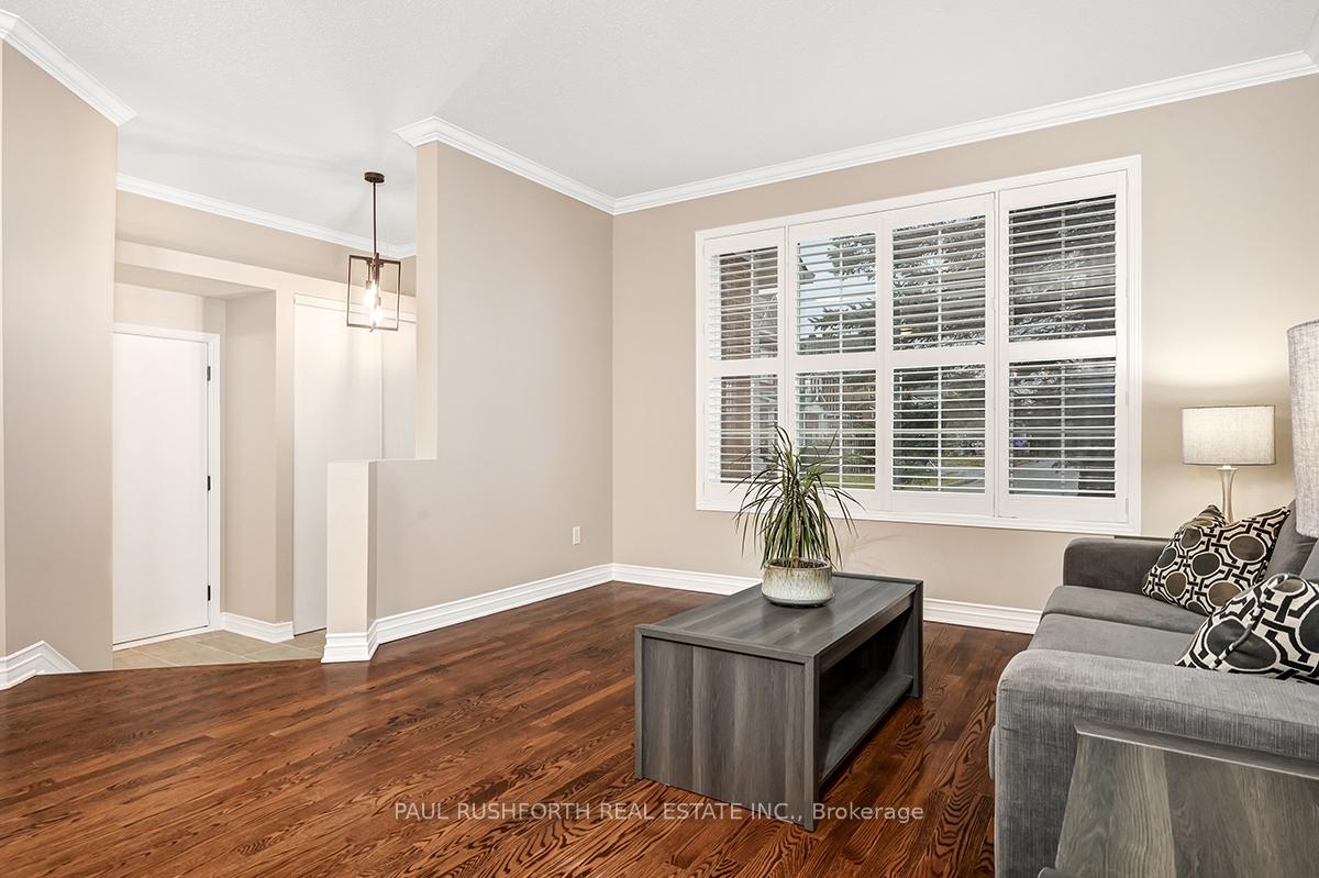 Photo 5 of 2040 Oakbrook Circle, Ottawa, Chapel Hill South - Orleans Village — HOMEH