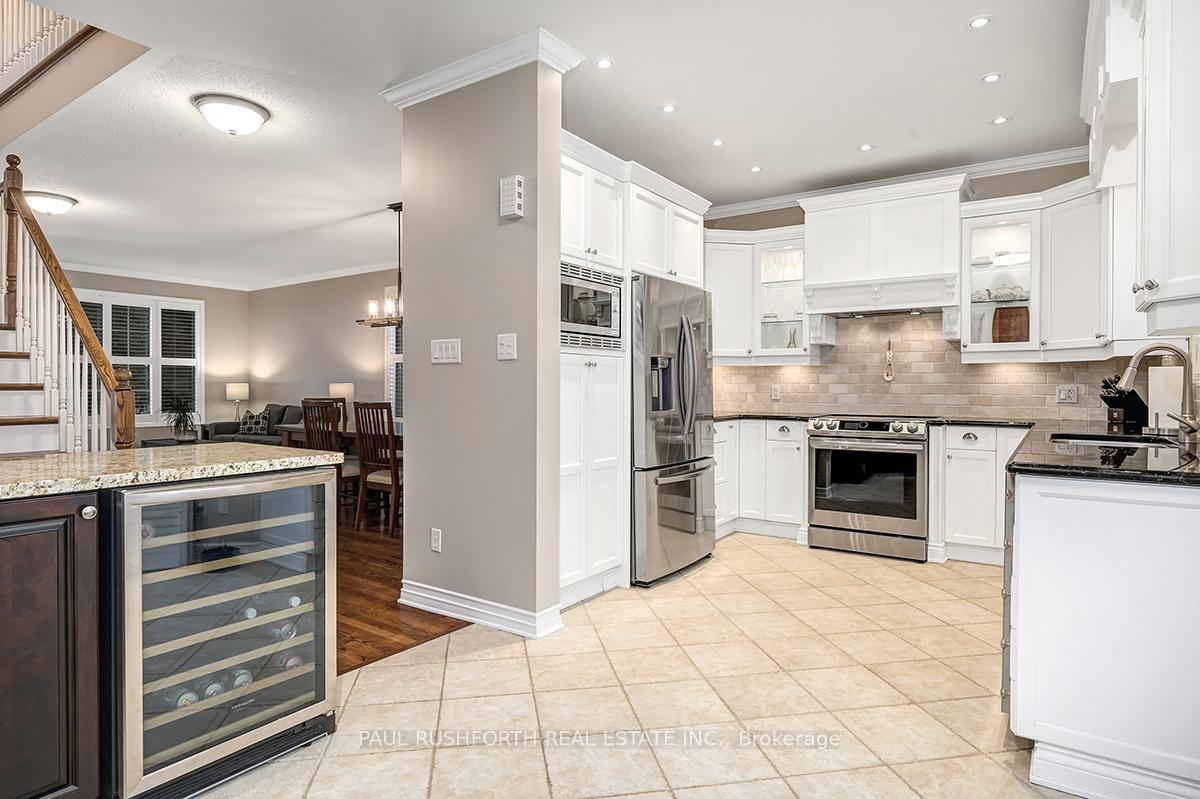 Photo 11 of 2040 Oakbrook Circle, Ottawa, Chapel Hill South - Orleans Village — HOMEH