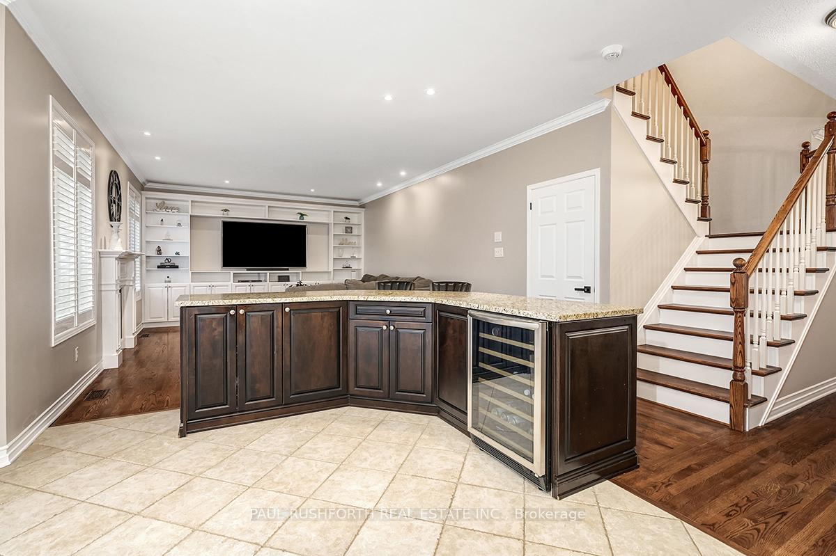 Photo 13 of 2040 Oakbrook Circle, Ottawa, Chapel Hill South - Orleans Village — HOMEH