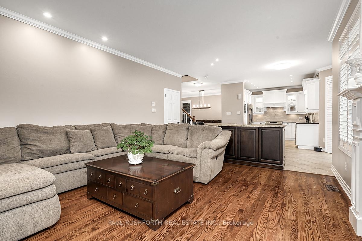 Photo 16 of 2040 Oakbrook Circle, Ottawa, Chapel Hill South - Orleans Village — HOMEH