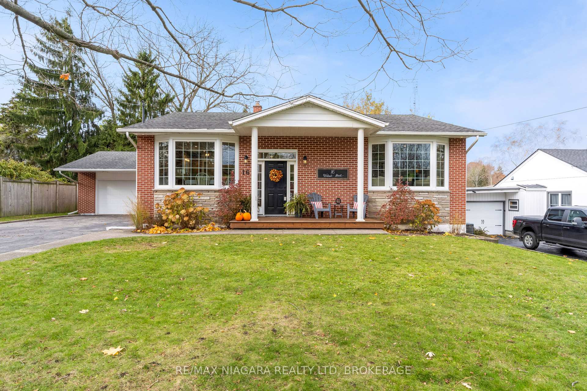 Photo 1 of 16 Walnut Street, Port Colborne, Sugarloaf — HOMEH