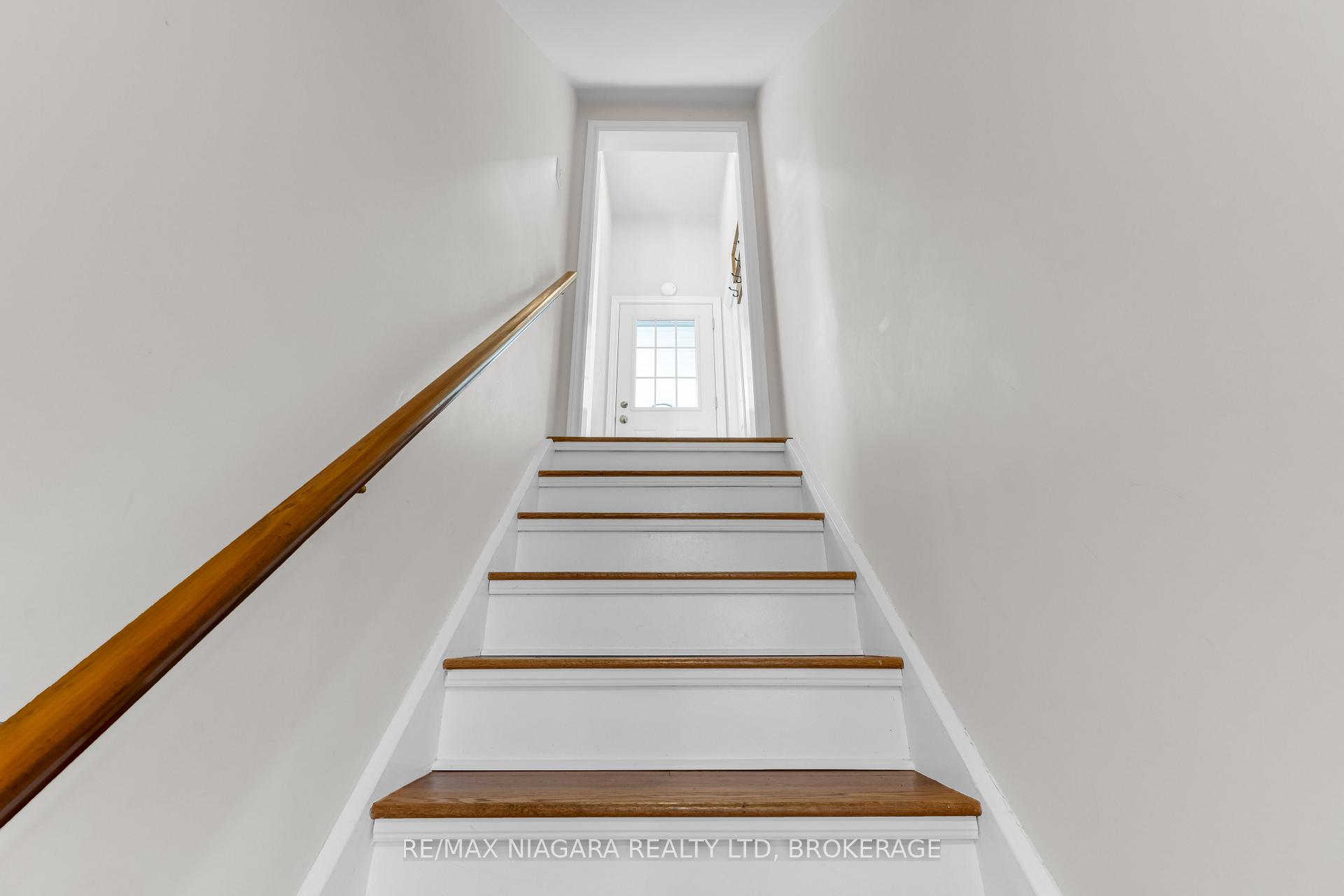 Photo 21 of 16 Walnut Street, Port Colborne, Sugarloaf — HOMEH