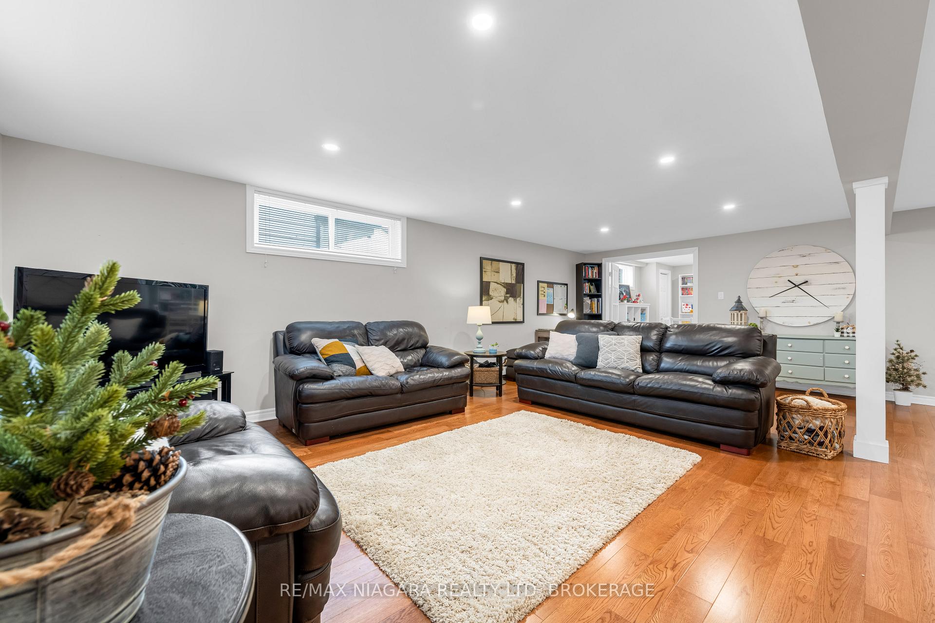 Photo 23 of 16 Walnut Street, Port Colborne, Sugarloaf — HOMEH