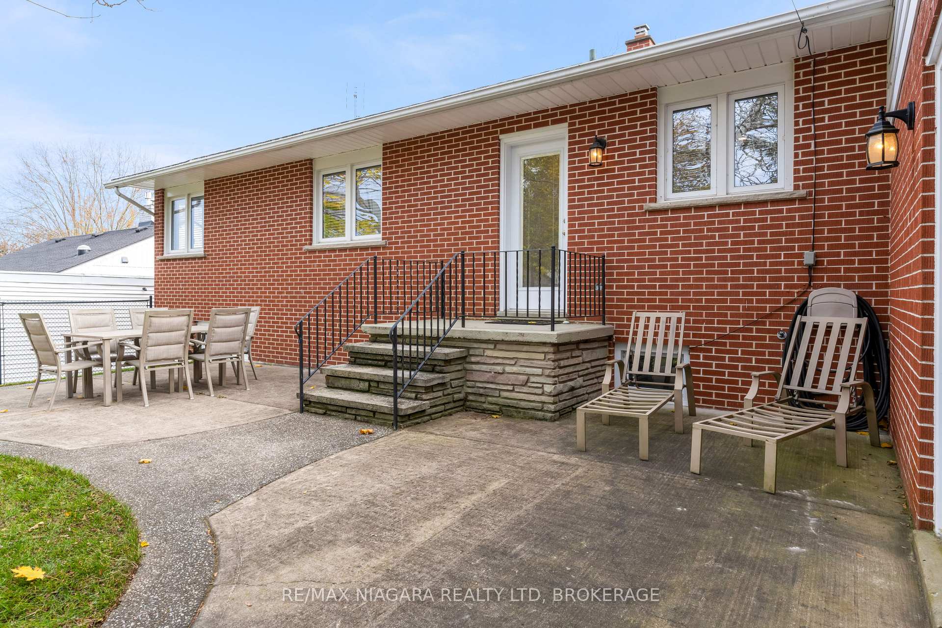 Photo 35 of 16 Walnut Street, Port Colborne, Sugarloaf — HOMEH