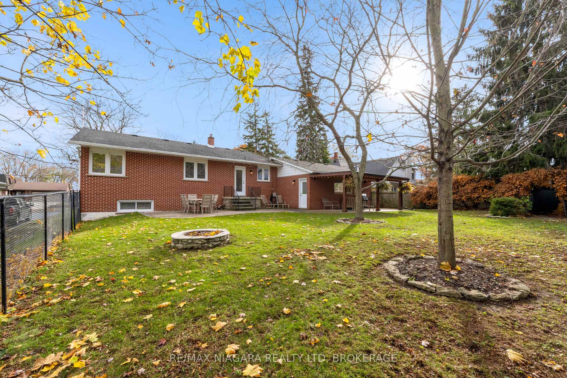 Photo 37 of 16 Walnut Street, Port Colborne, Sugarloaf — HOMEH