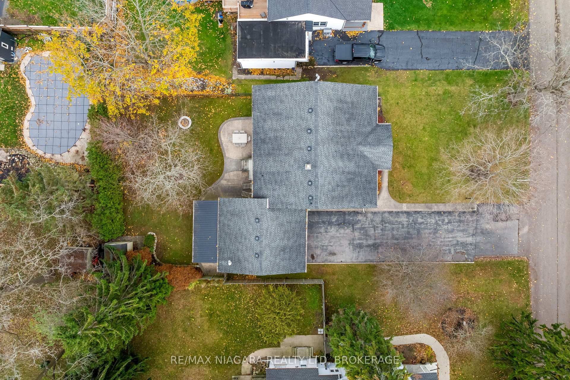 Photo 41 of 16 Walnut Street, Port Colborne, Sugarloaf — HOMEH