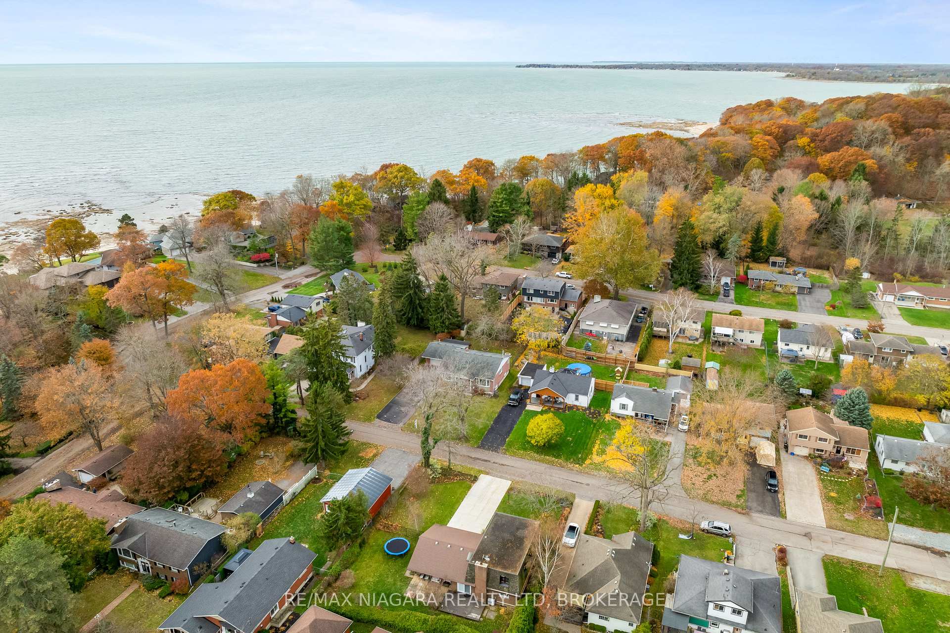 Photo 44 of 16 Walnut Street, Port Colborne, Sugarloaf — HOMEH