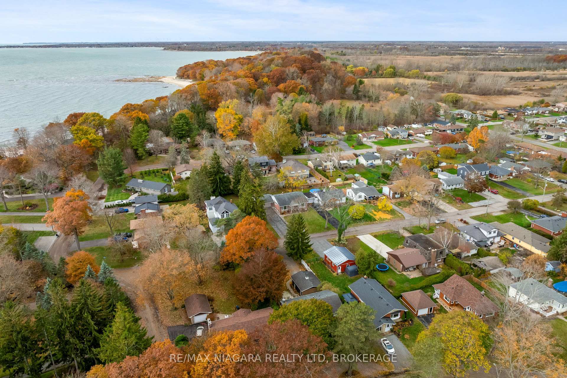 Photo 45 of 16 Walnut Street, Port Colborne, Sugarloaf — HOMEH