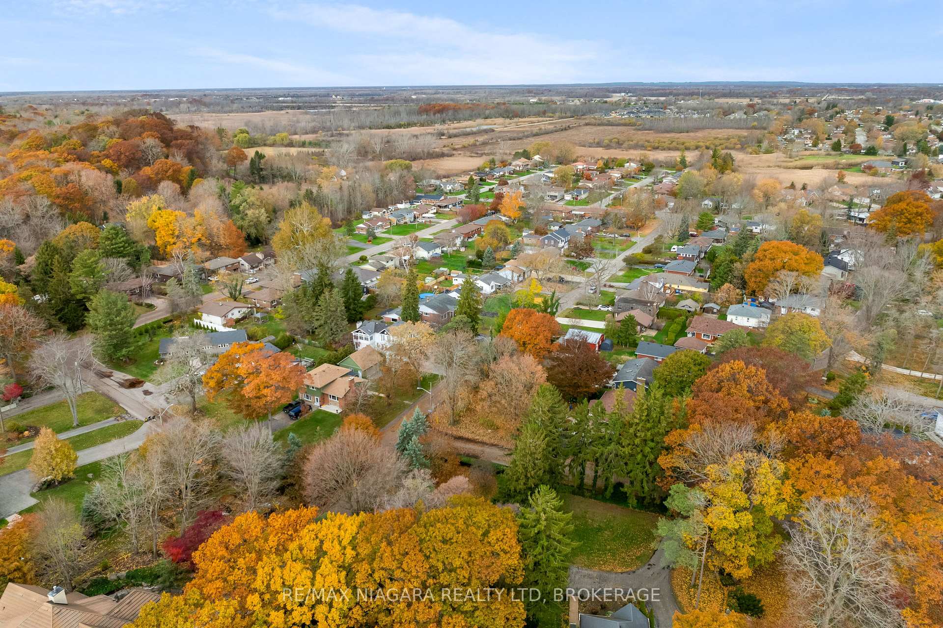 Photo 46 of 16 Walnut Street, Port Colborne, Sugarloaf — HOMEH