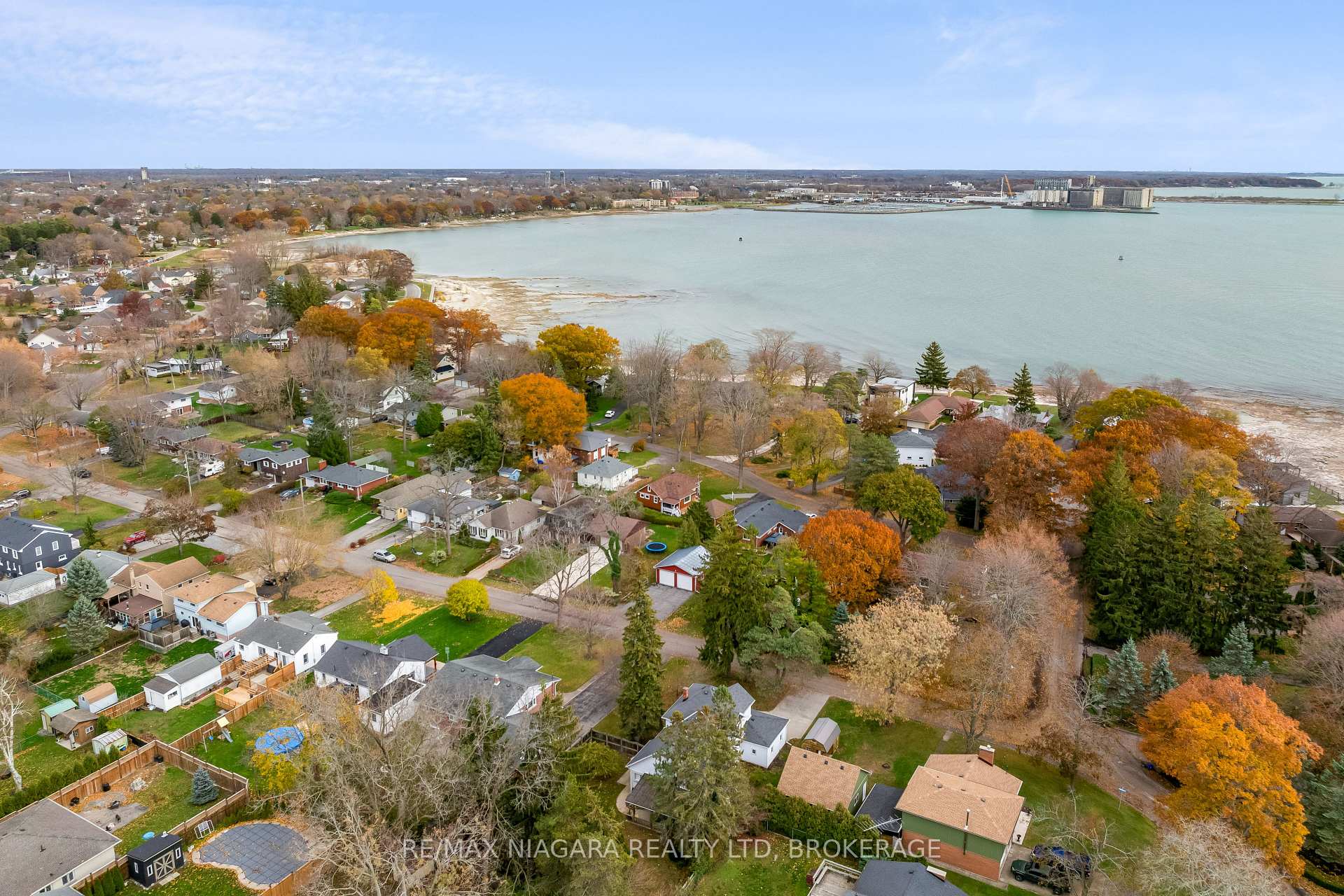 Photo 47 of 16 Walnut Street, Port Colborne, Sugarloaf — HOMEH