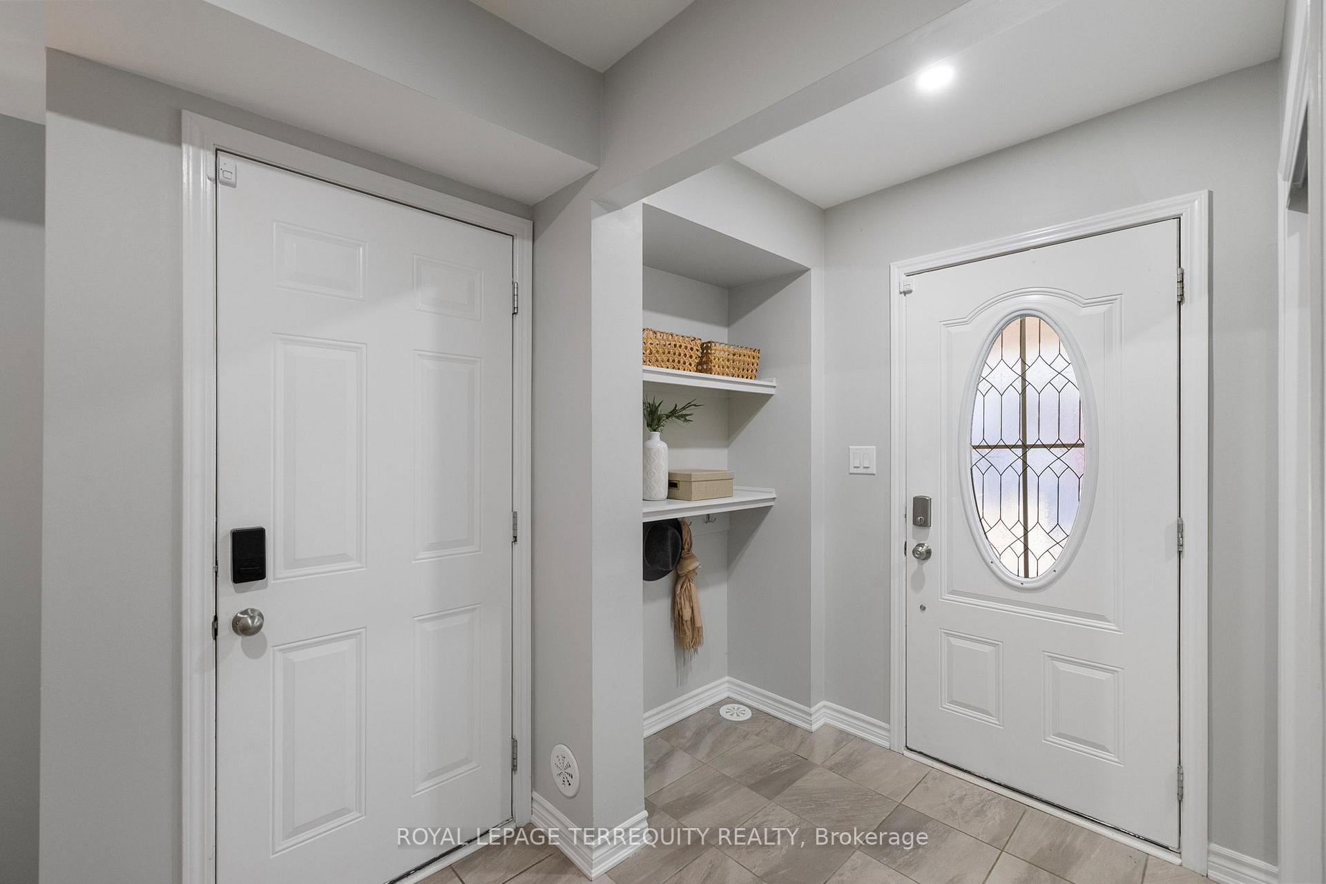 Photo 6 of 1058 Clipper Lane, Pickering, Rural Pickering — HOMEH