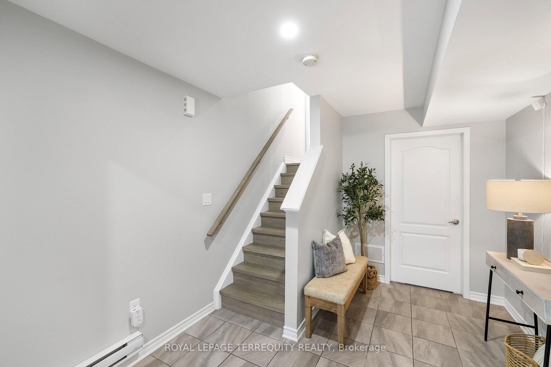 Photo 7 of 1058 Clipper Lane, Pickering, Rural Pickering — HOMEH