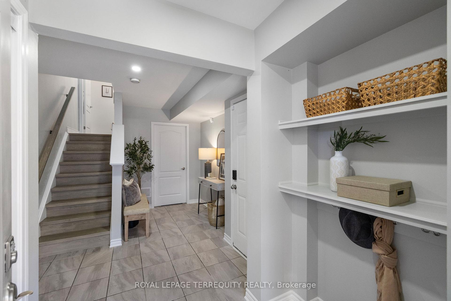 Photo 8 of 1058 Clipper Lane, Pickering, Rural Pickering — HOMEH