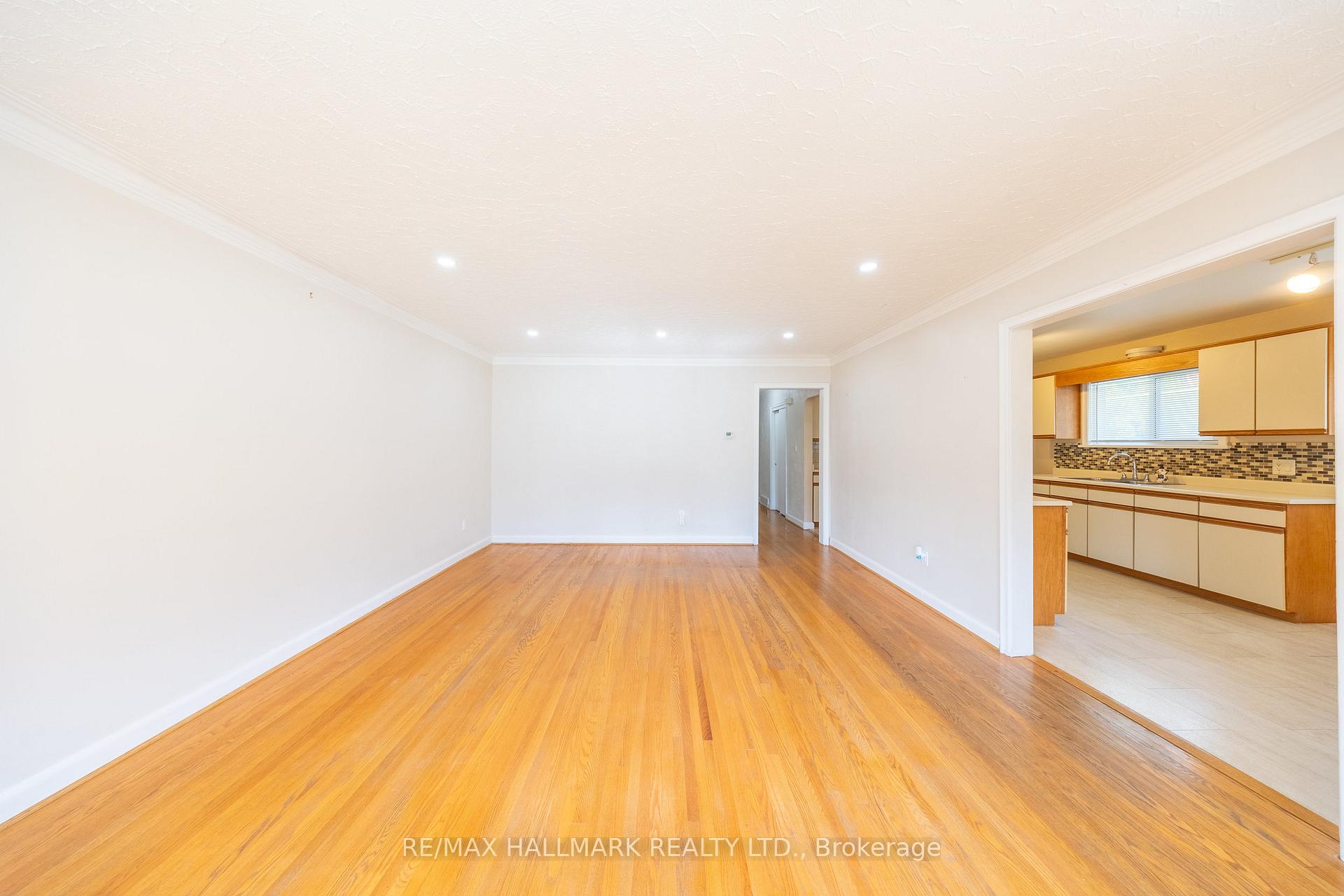 Photo 5 of Unit Main, 415 Stevenson Road N, Oshawa, McLaughlin — HOMEH