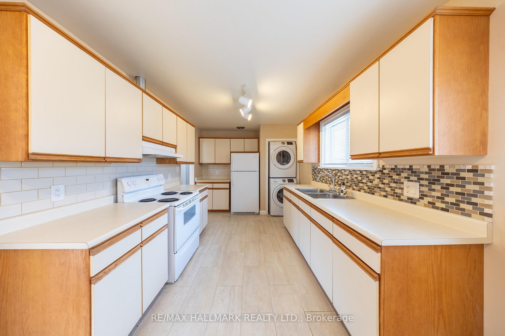 Photo 8 of Unit Main, 415 Stevenson Road N, Oshawa, McLaughlin — HOMEH