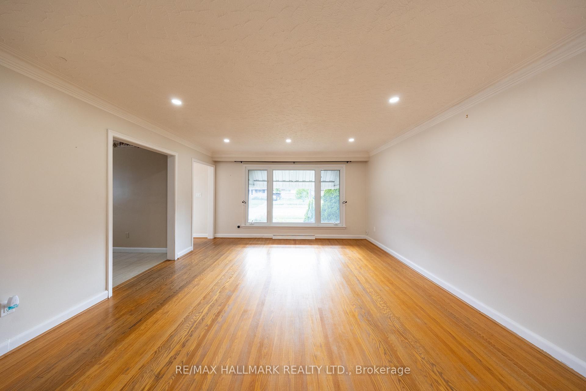 Photo 13 of Unit Main, 415 Stevenson Road N, Oshawa, McLaughlin — HOMEH