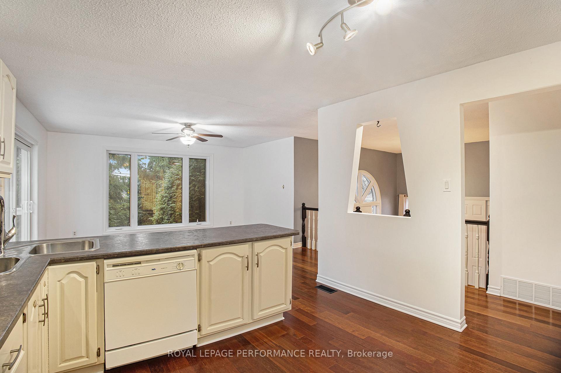 Photo 10 of 2563 Page Road, Ottawa, Chapel Hill South - Orleans Village — HOMEH