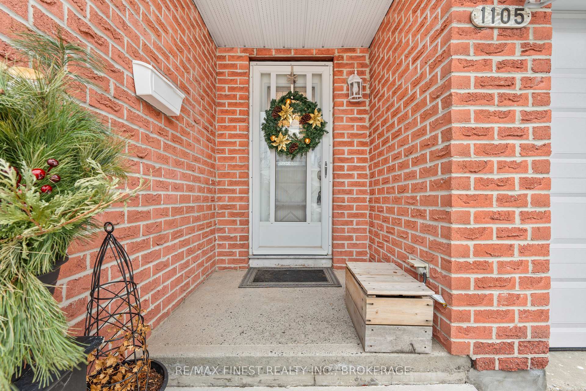 Photo 2 of 1105 Dunham Street, Kingston, North of Taylor-Kidd Blvd — HOMEH