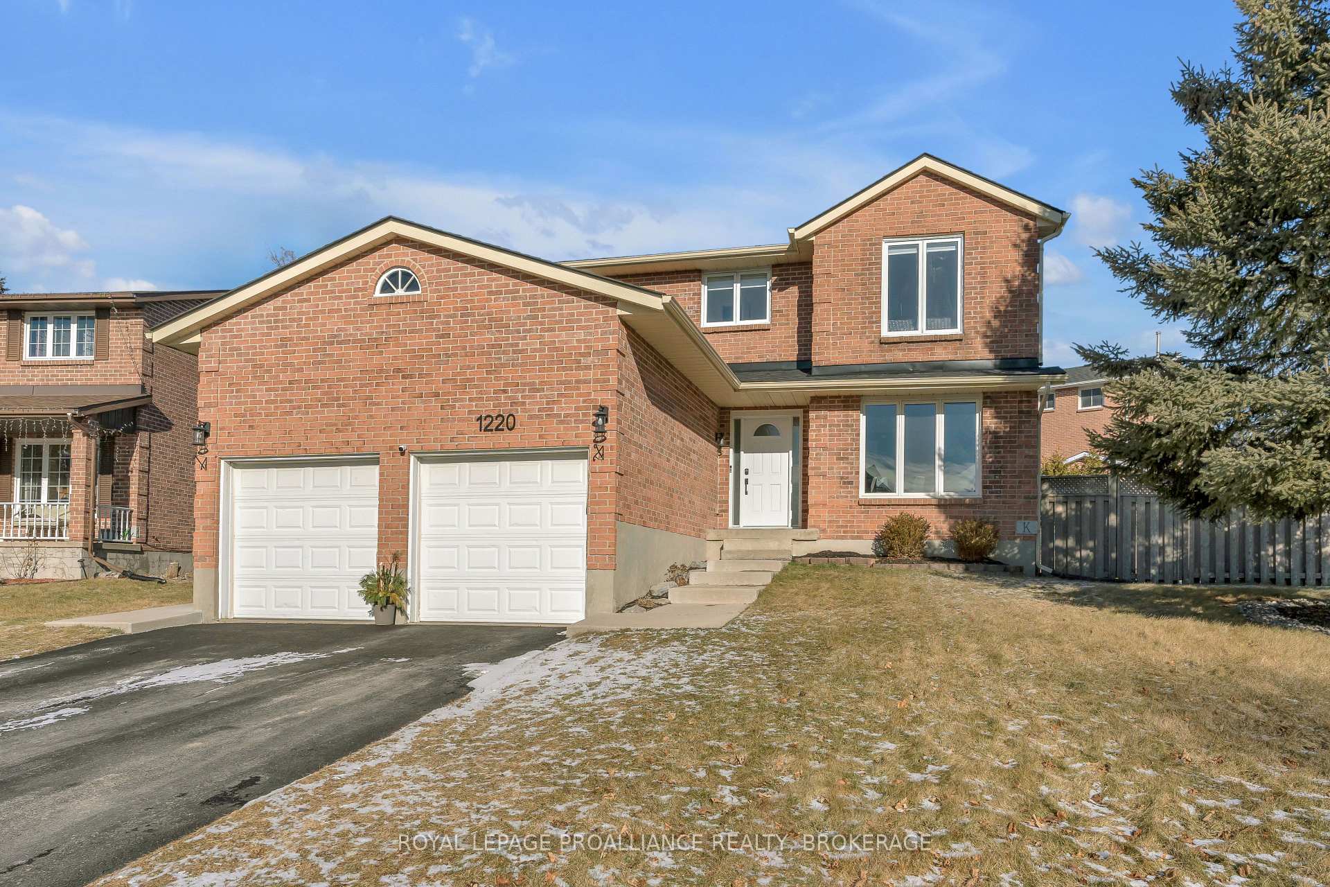 Front of 1220 Humberside Drive