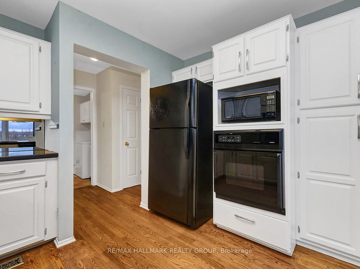 Photo 13 of 6120 Voyageur Drive, Ottawa, Convent Glen — HOMEH